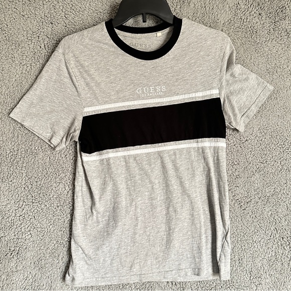 GUESS Gray and Black Men's T-Shirt - Picture 1 of 9